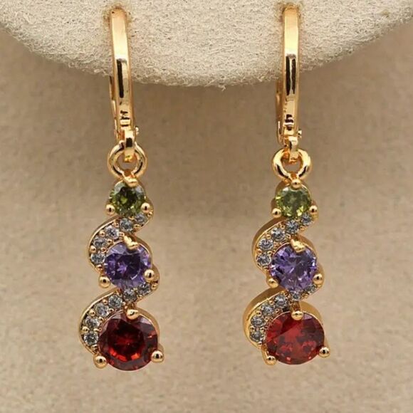 ✨🆕✨Elegant Swirl Simulated Stones Earrings✨aval in a few colors✨ - Picture 4 of 16